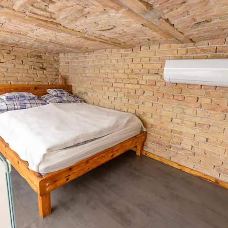 Luther Cappucino For 3 People, Free Ac Budapest