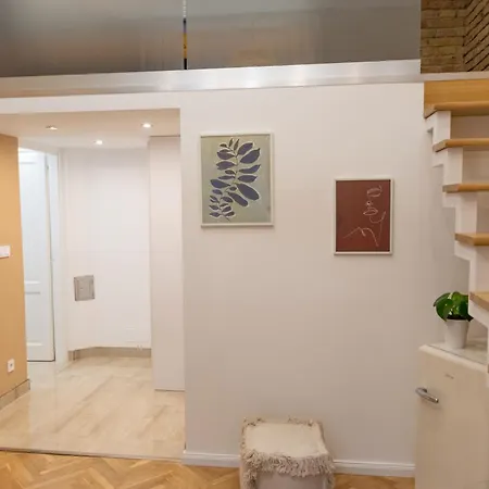 Luther Cappucino For 3 People, Free Ac Lejlighed Budapest